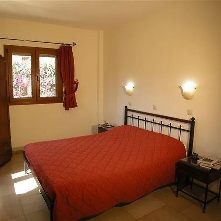 Erietta Apartahotel *